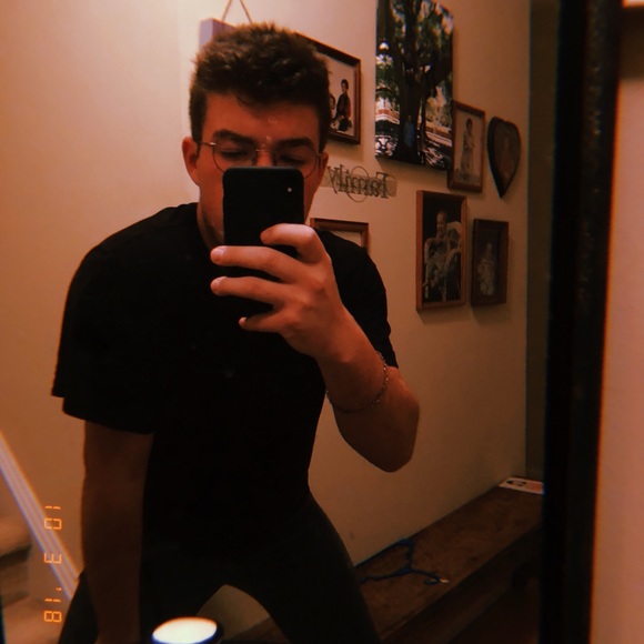 Meet your Posher, Max - Picture 1 of 1